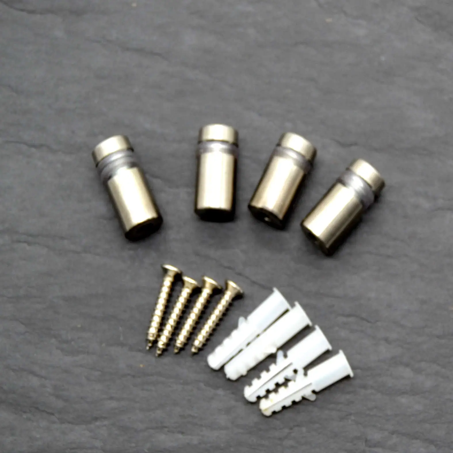 4 Edelstahlwandabstandshalten mit Schrauben und Dübeln