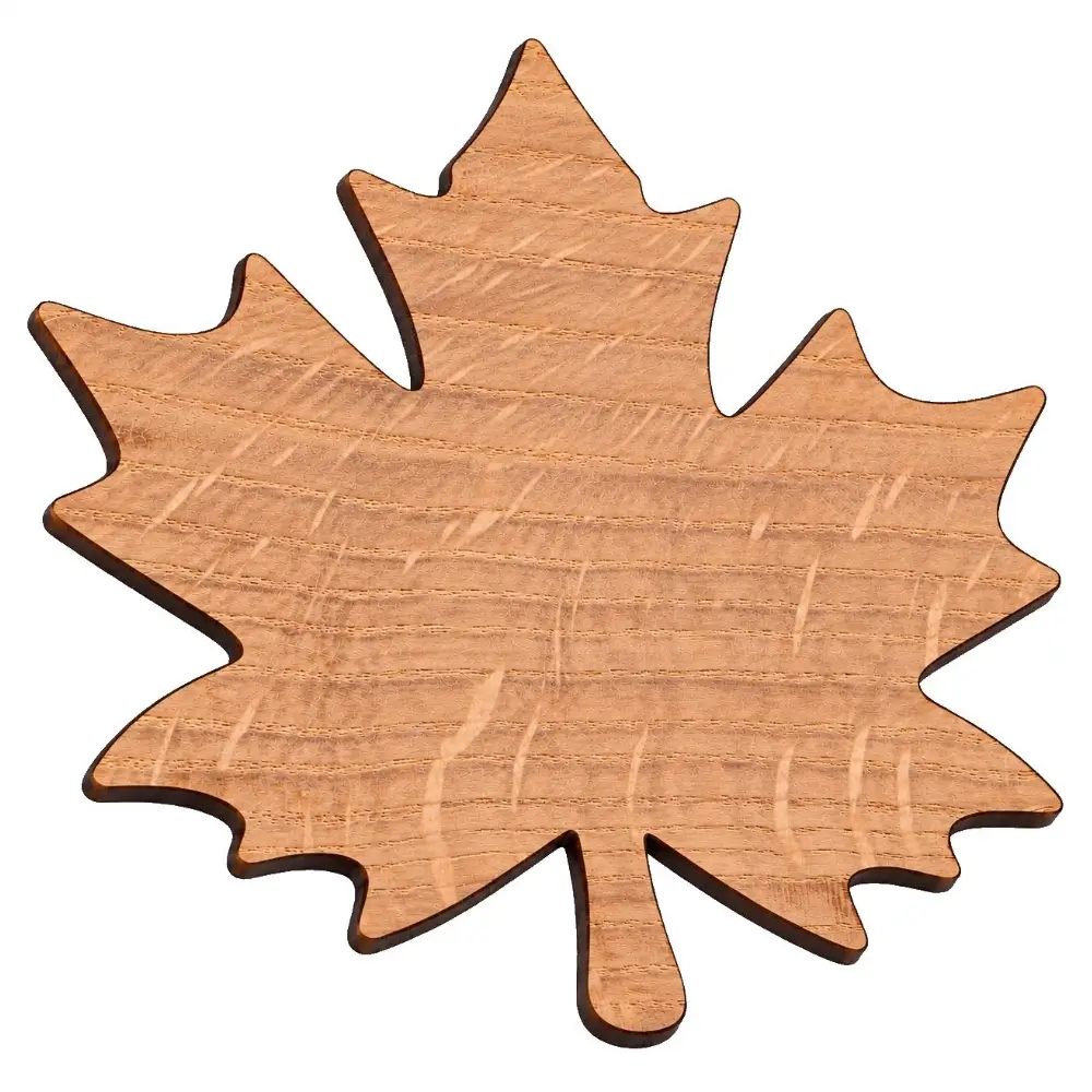 Ahornblatt Holz Untersetzer aus Eichenholz mit Gravur Maße: 125x120 mm